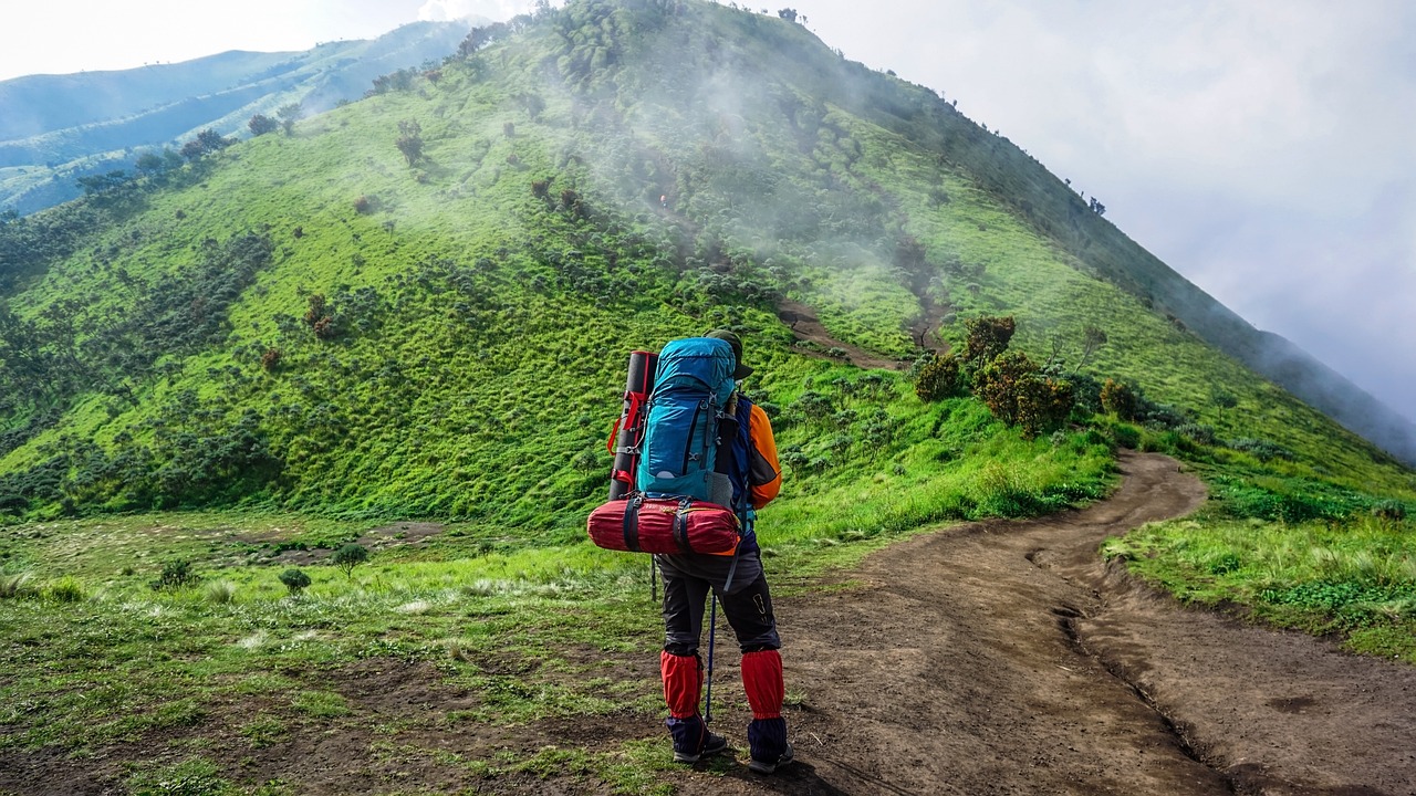 découvrez les conseils essentiels et astuces pour un voyage en sac à dos réussi. préparez votre aventure de backpacking avec nos guides pratiques et inspirations.