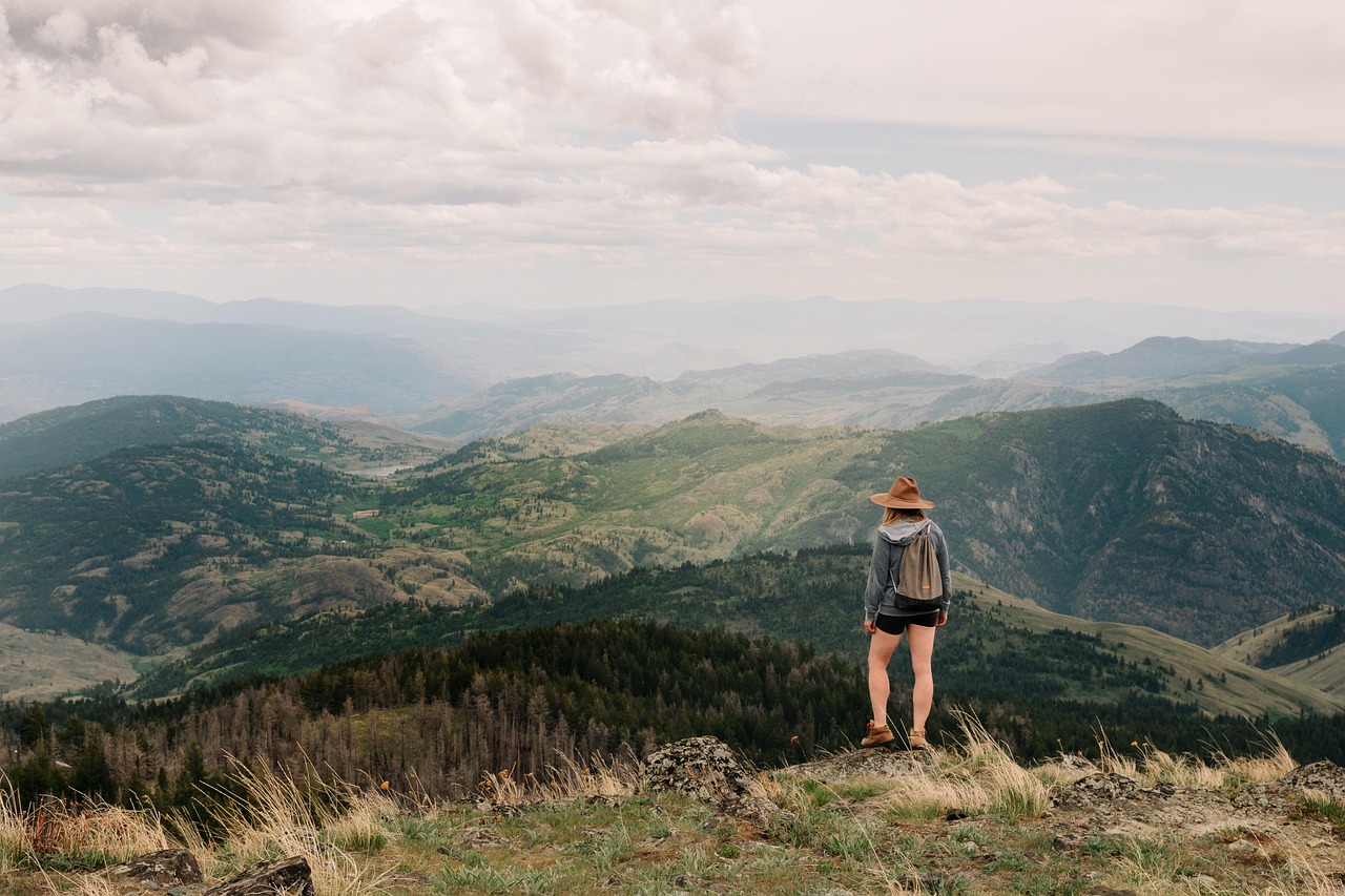 découvrez nos conseils et astuces pour le backpacking : voyagez léger, explorez le monde et vivez des aventures inoubliables en sac à dos.