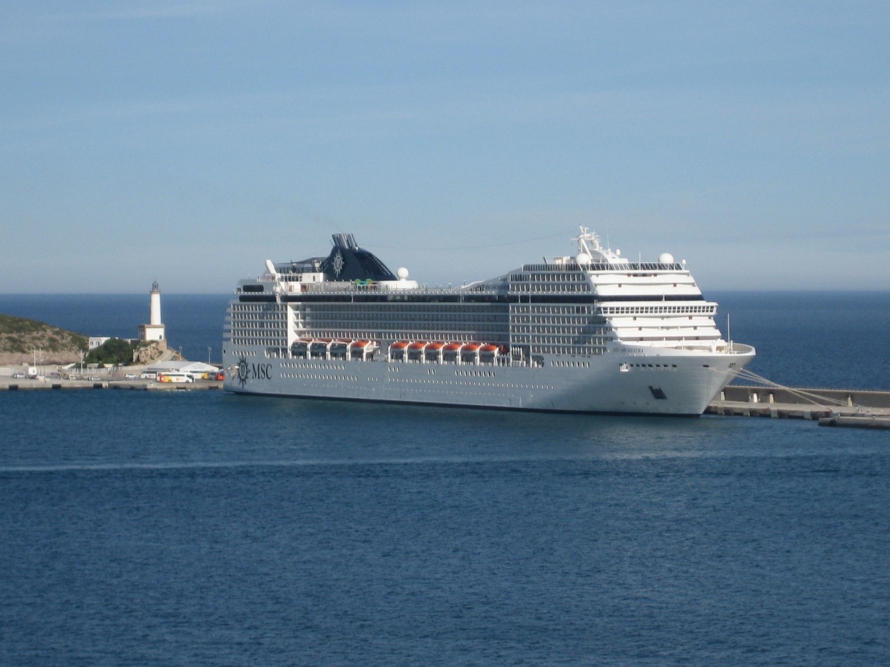 découvrez les merveilles de la méditerranée lors d'une croisière inoubliable alliant détente, culture et paysages époustouflants.